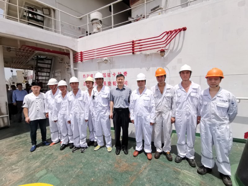 “祝你們節(jié)日快樂！”